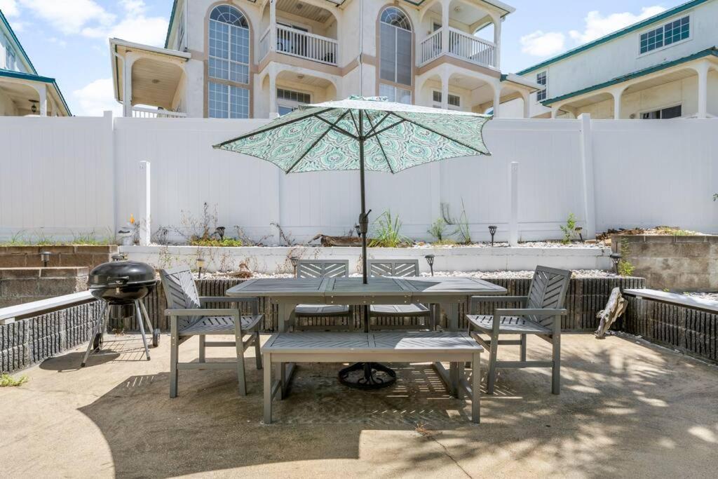 New! Steps To White Sand Beaches! Pool & Grill! 2Br 2Ba Panama City Beach Extérieur photo